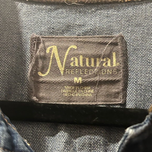 🪶 Natural Reflections Denim Jacket | Size M | Aztec Woven Collar & Back Panel - Picture 2 of 3
